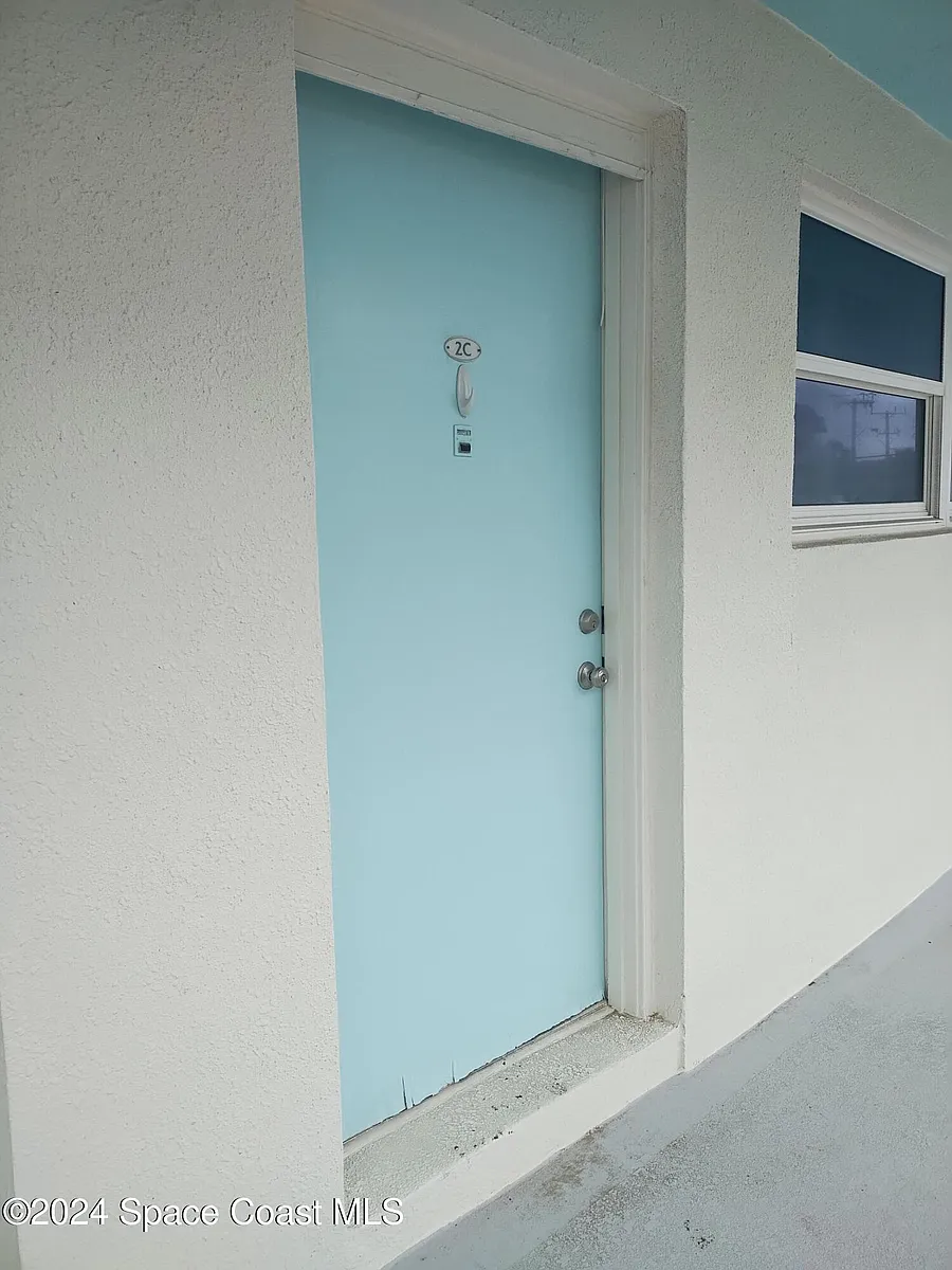 Building Photo - 4000 Ocean Beach Blvd #2C