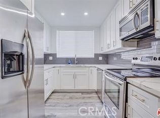 5429 Newcastle Ave APT 210, Encino, CA 91316