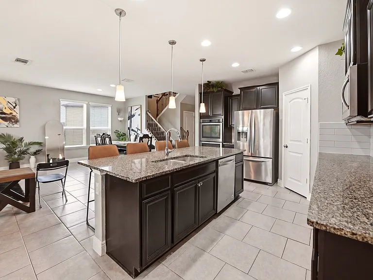 6813 Concho Crk — Photo 12