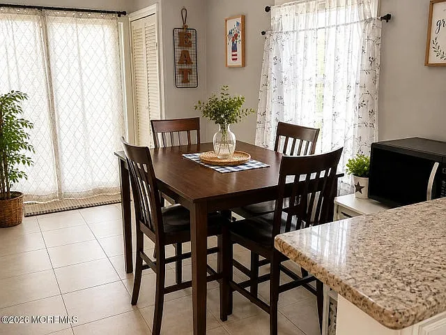 3 bed, 872 sqft, $3,000 — Photo 4