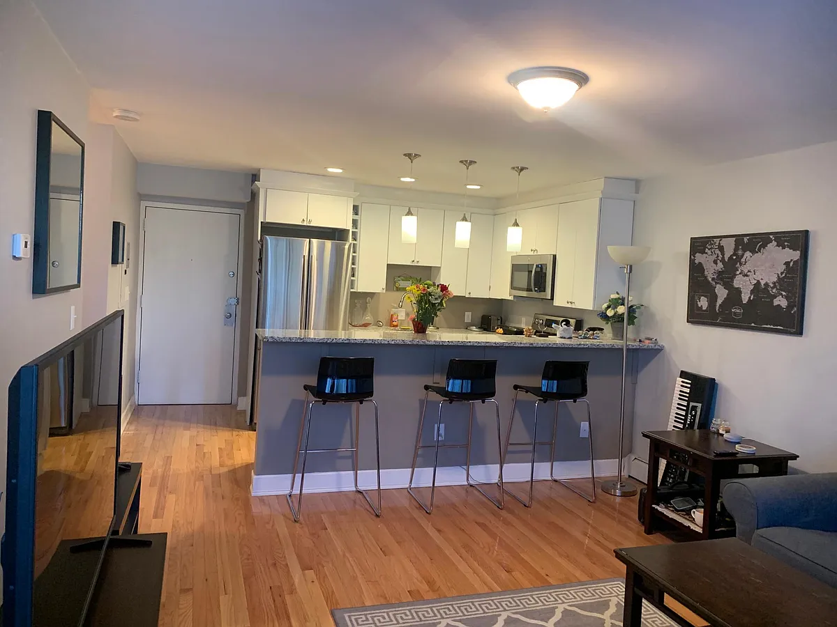 Building Photo - 12 Inman St #54