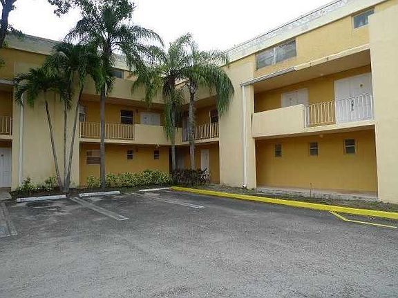 2nd image of 9355 Fontainebleau Blvd APT C220