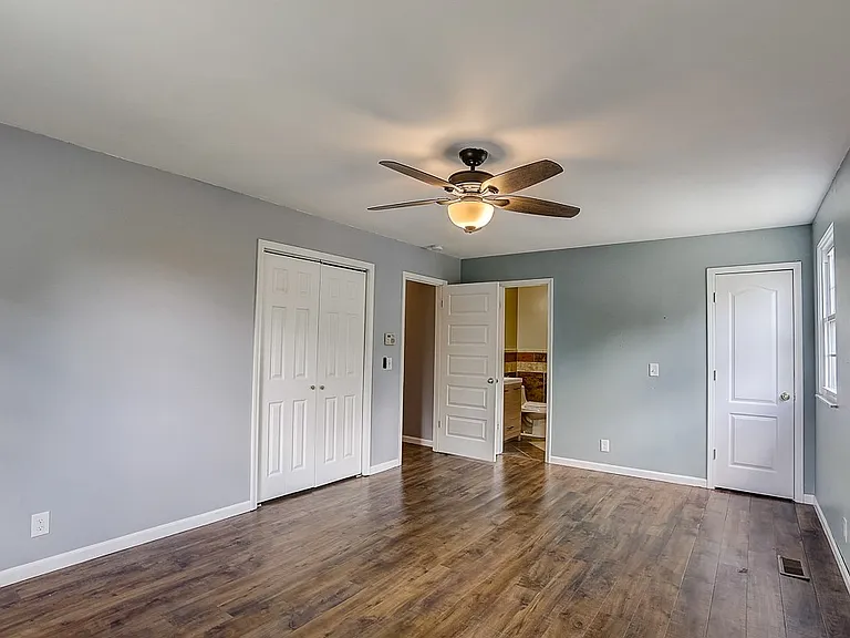 200 Retreat Ct W — Photo 10