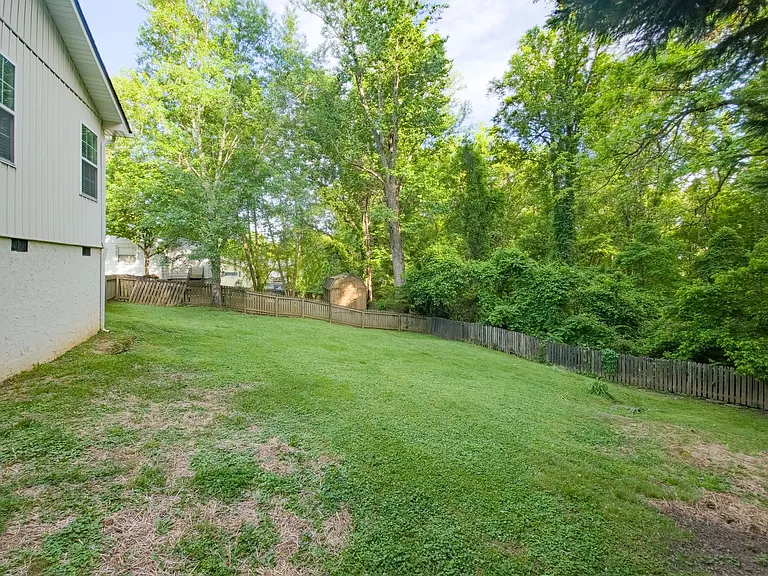 431 East Dr — Photo 37