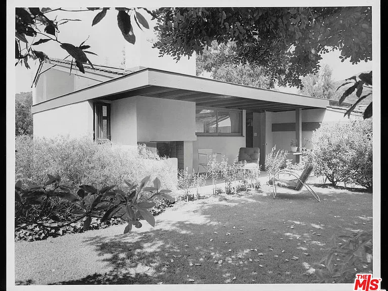 2764 Outpost Dr — Photo 42