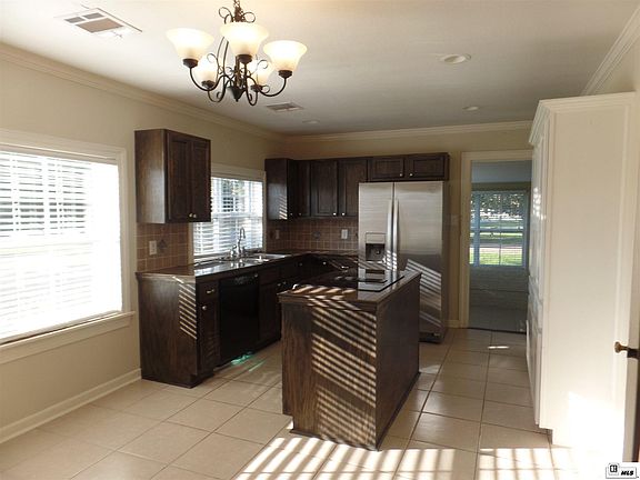 2nd image of 108 Lakeshore Dr