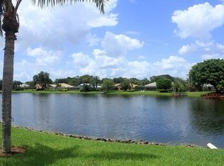 5933 Almaden Dr, Naples, FL 34119