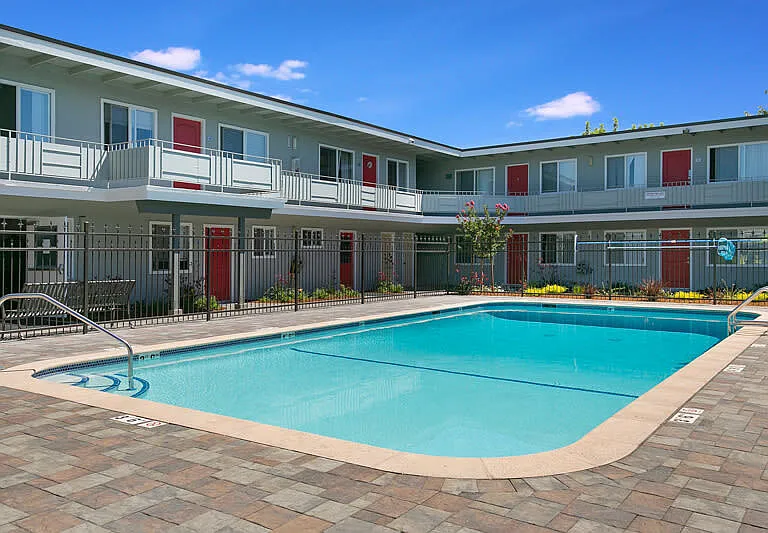Bon Aire Apartments — Photo 78