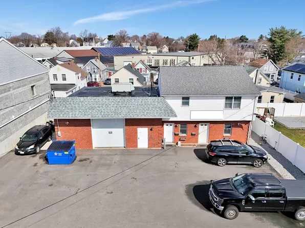 33 Ellsworth St, Lowell, MA 01852