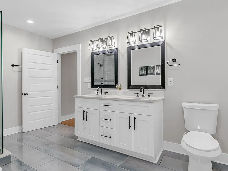 185 Alexander St — Photo 17