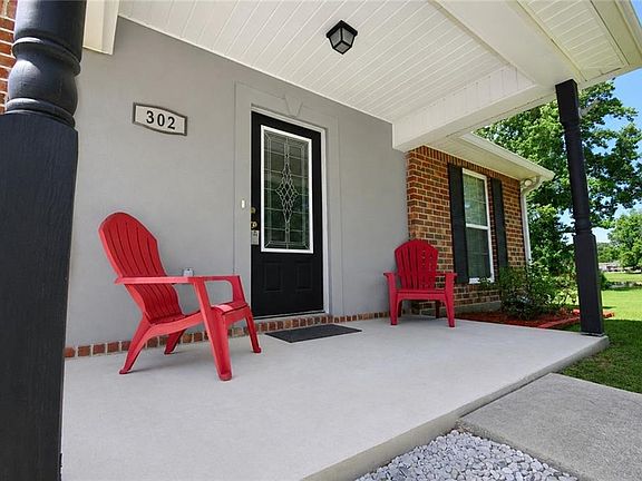 3rd image of 302 Walker Ferry Rd