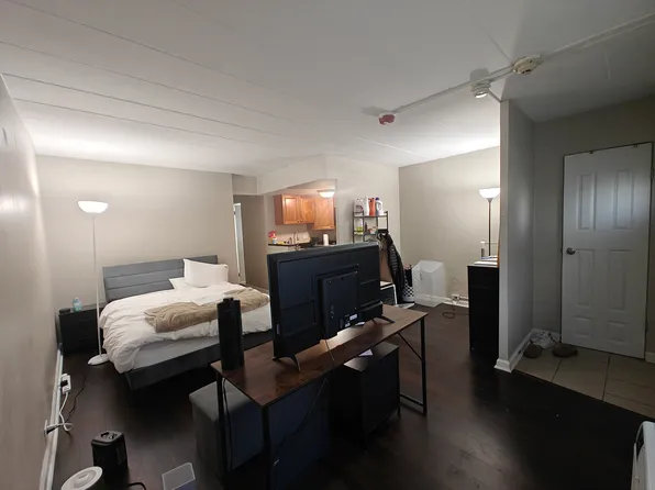 405 Austin St APT 5, Downers Grove, IL 60515