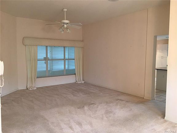 5th image of 760 W Barrymore Dr