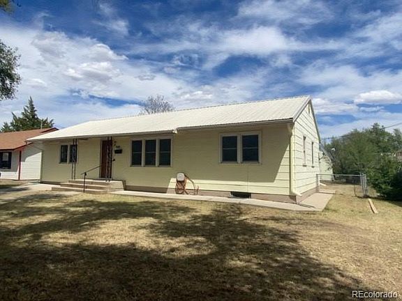 3rd image of 426 Poplar Avenue