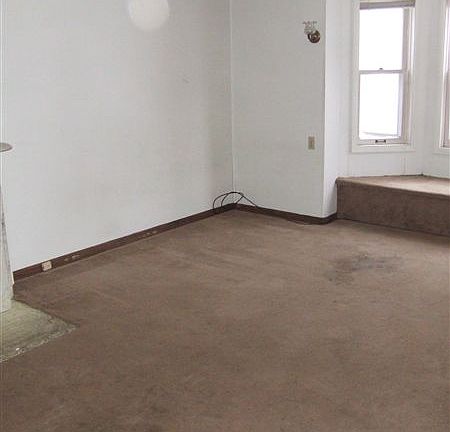 I meant to tell you it was a huge living room but you get the point.  the fireplace is on the left and windows on the right, I think one year there were four couchs plus chairs in this room.
