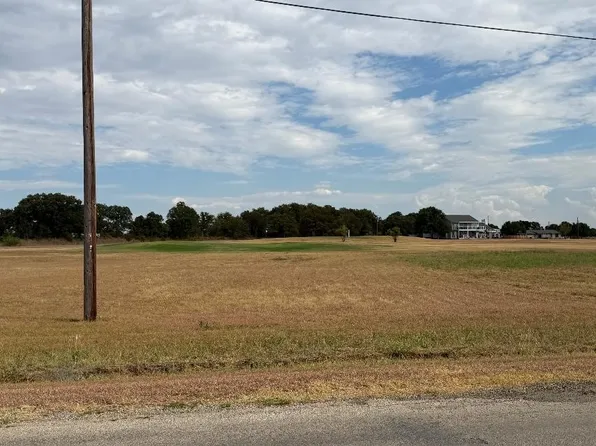 181 Nocona Dr, Nocona, TX 76255