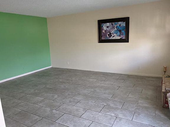 4th image of 239 Sussex L #239