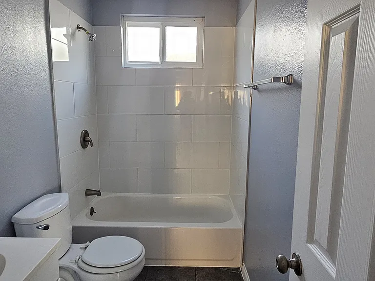 4724 Walnut Ave #B — Photo 9