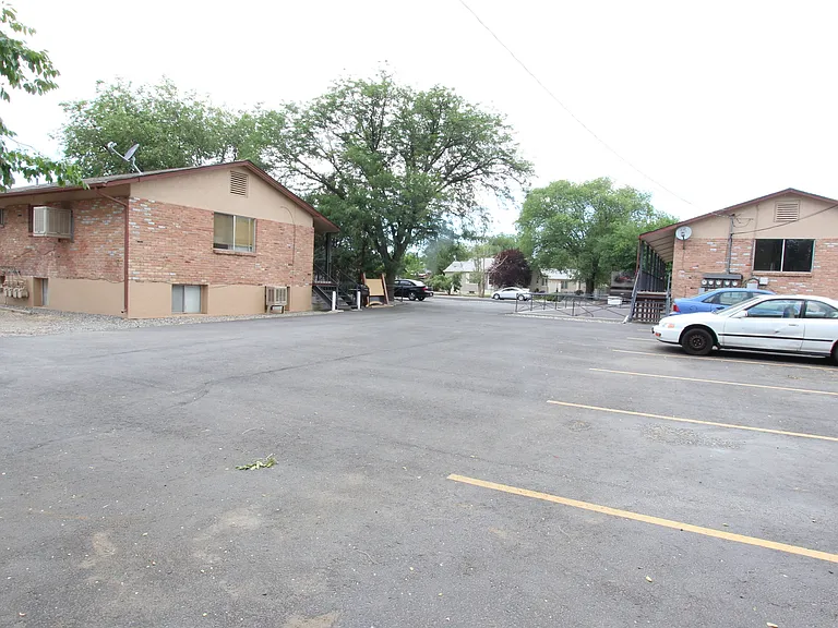 1425 Bunting Ave — Photo 16