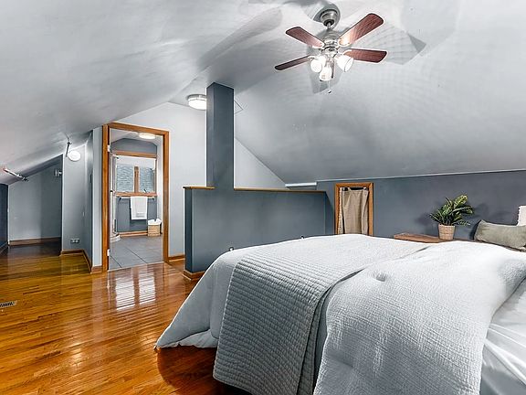 4th image of 39 E Jeffrey Pl