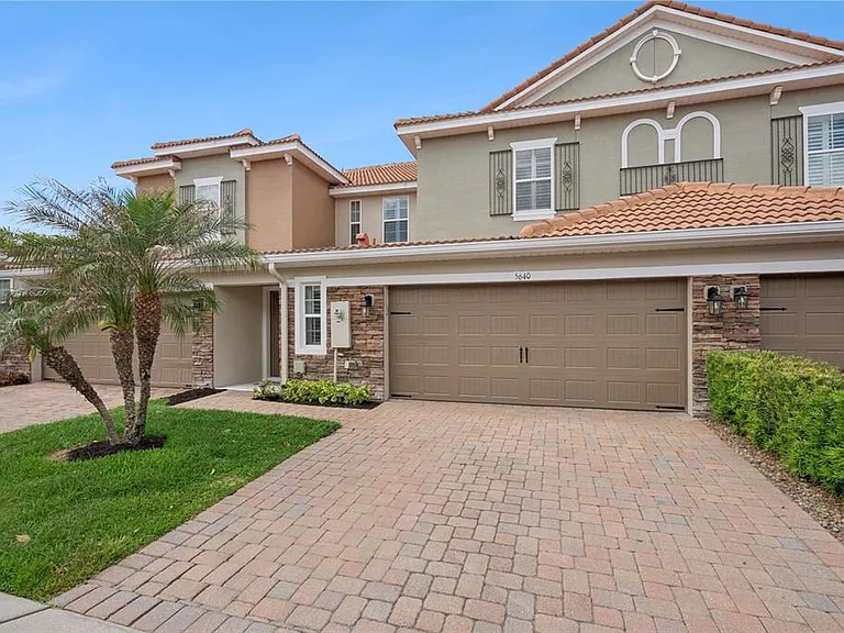 5640 Siracusa Ln — Photo 2
