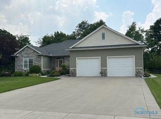 2281 Pheasant Dr, Northwood, OH 43619