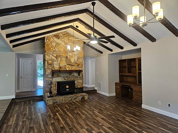 4th image of 1310 Woodland Way