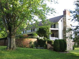 39050 Dobbins Farm Ln, Lovettsville, VA 20180
