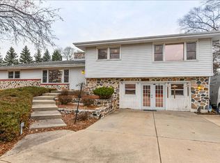 9609 W Loomis Rd, Franklin, WI 53132