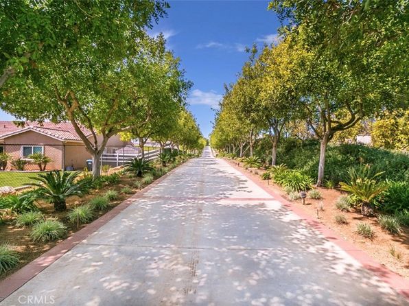 15980 Summit Crest Dr, Riverside, CA 92506