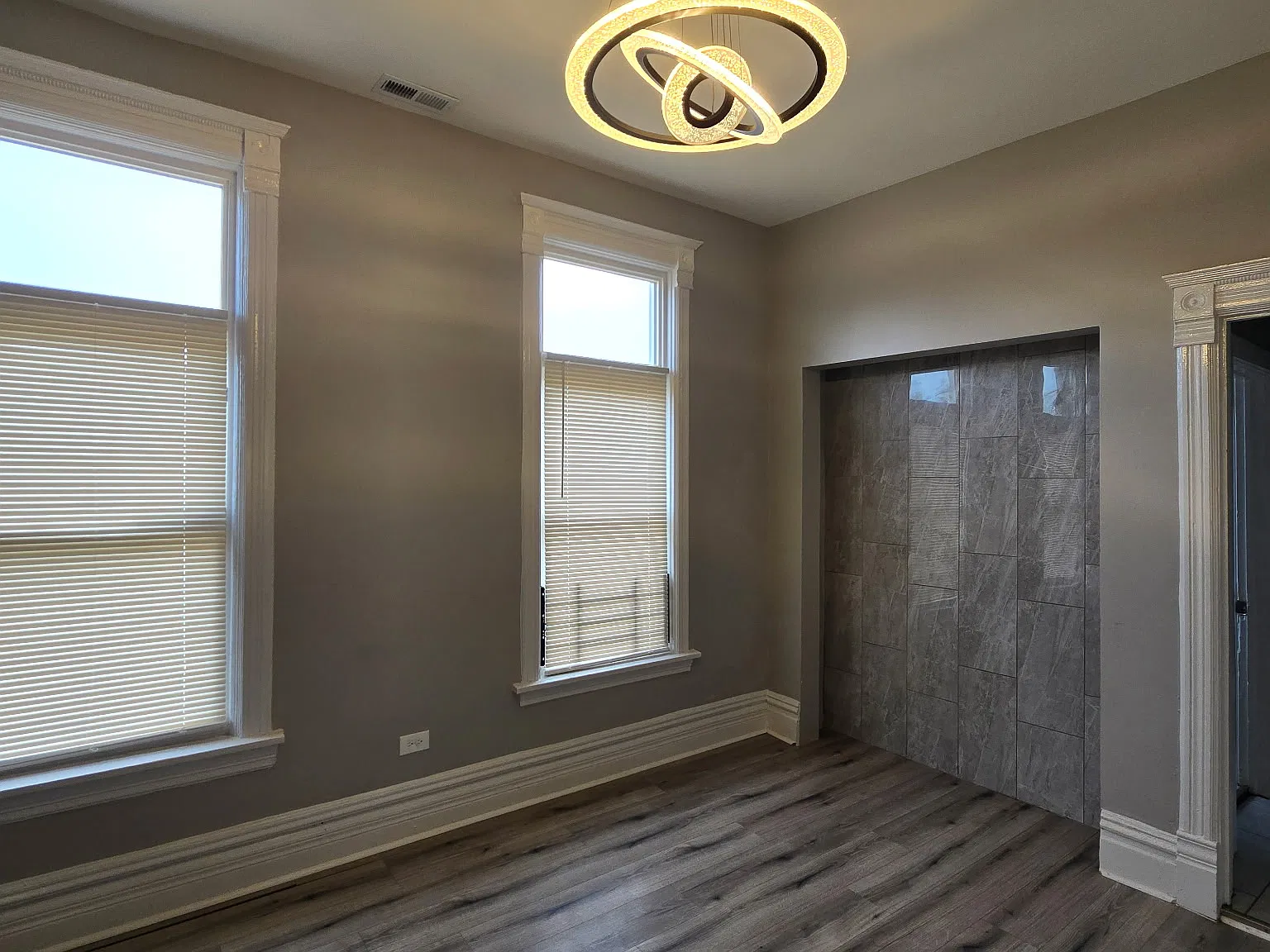 3 bed, $2,150 — Photo 2