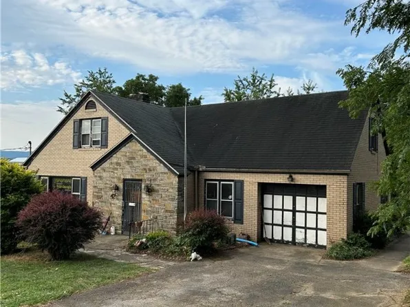 545 Vanderbilt Rd, Connellsville, PA 15425