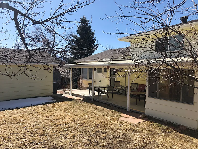 3931 Applewood Dr — Photo 2