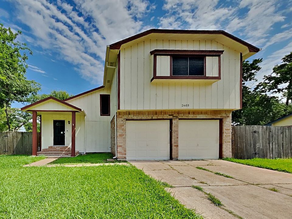 1st image of 2603 N Brompton Dr