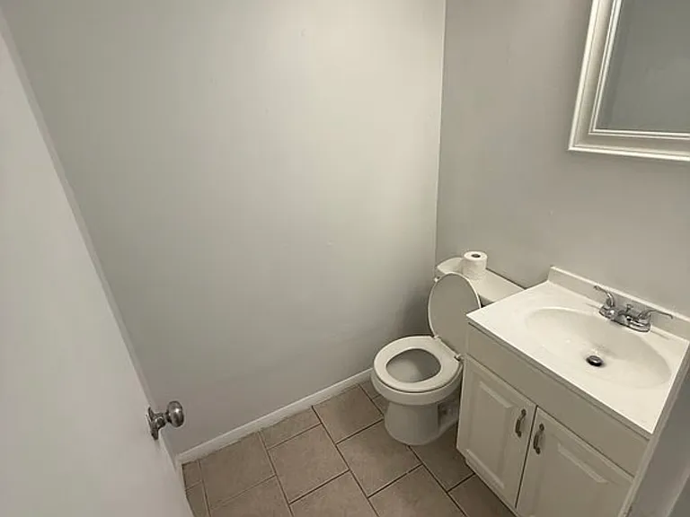 920 Bellows Ave — Photo 6