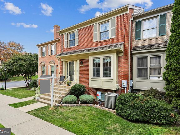 2nd image of 4002 Norbeck Square Dr