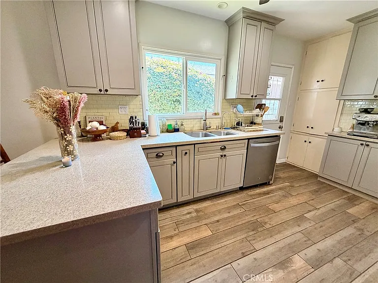 3069 Magnolia Ave — Photo 6