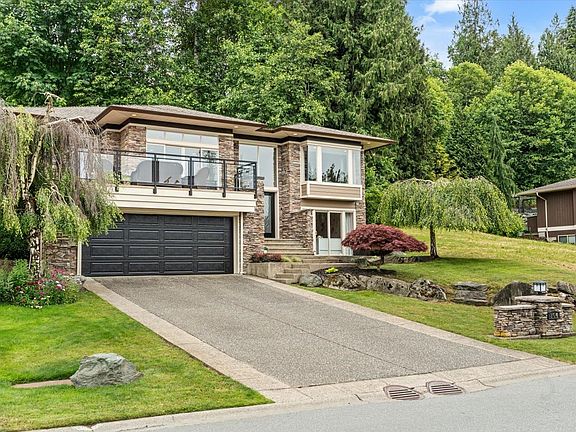 2nd image of 51075 Falls Ct #204