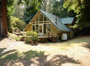 7996 Maple Point Dr, Clinton, WA 98236