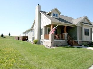 3153 Pleasant St, Sun Prairie, WI 53590