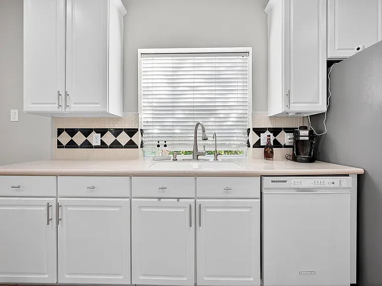 18502 Berry Leaf Ct — Photo 7