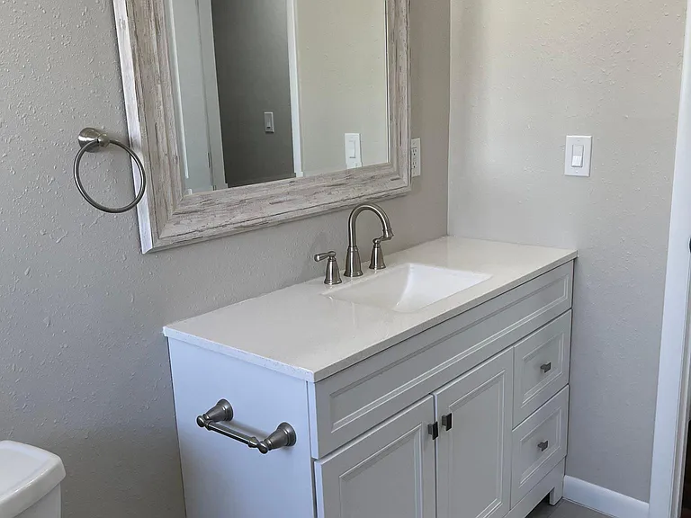 634 W Crestline Ave — Photo 12