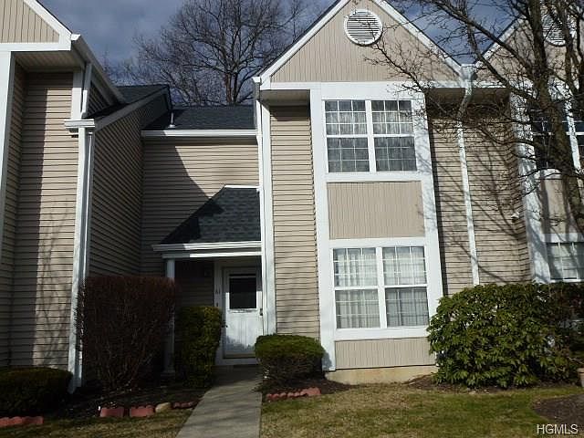 2nd image of 61 Creekside Cir