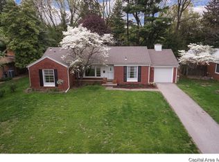 2009 Greenbriar Rd, Leland Grove, IL 62704