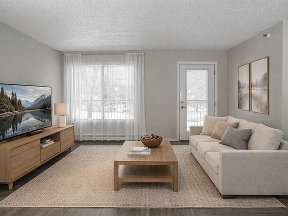 3rd image of 1615 15th Ave SE #318