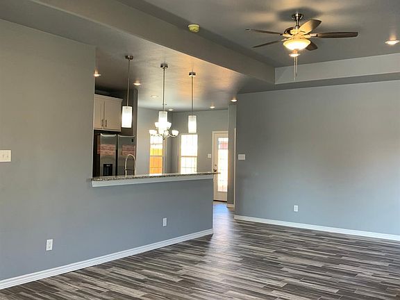5th image of 10309 Avenue W