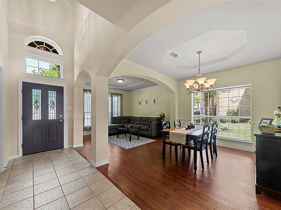 3rd image of 3824 Applesprings Dr