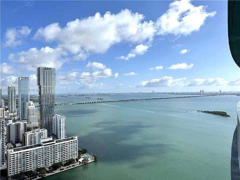 1st image of 1900 N Bayshore Dr APT 4306