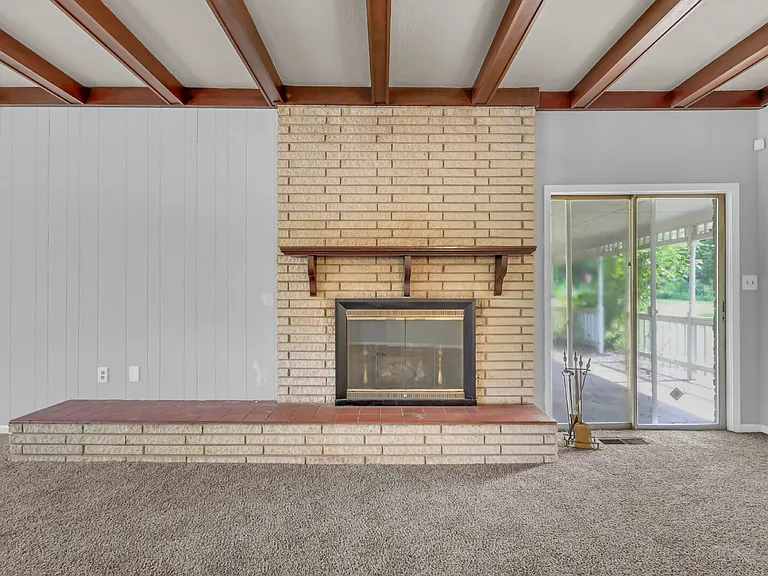 359 Meadow Ln — Photo 30