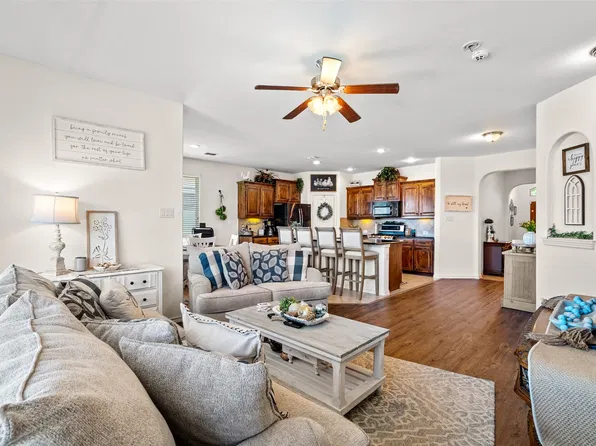 1737 Kachina Lodge Rd, Fort Worth, TX 76131